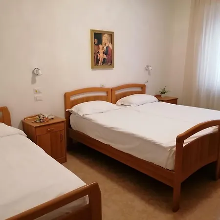 Pensión Casa - Casa Del Padre Nascimbeni